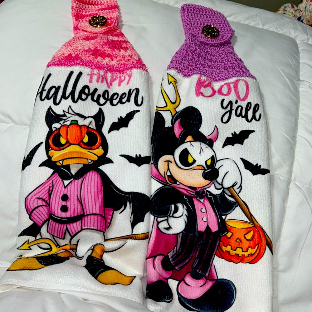 KITCHEN TOWELS Halloween Vampire DaffyDuck and Vampire Daffy
